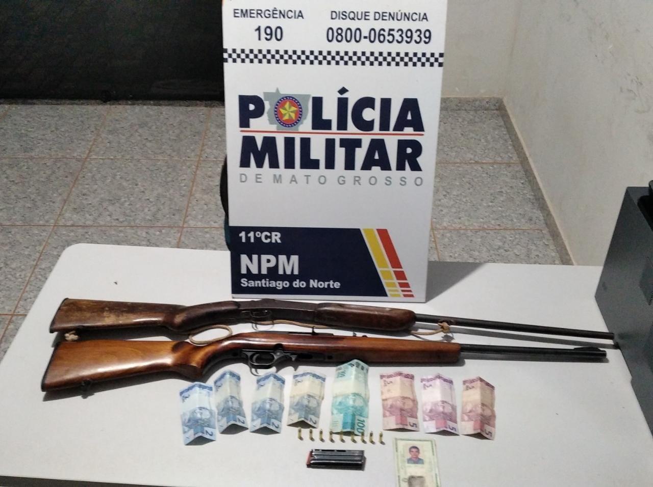 PM de Santiago do Norte faz apreensão de carga ilegal de madeiras e prende motorista e ajudante.