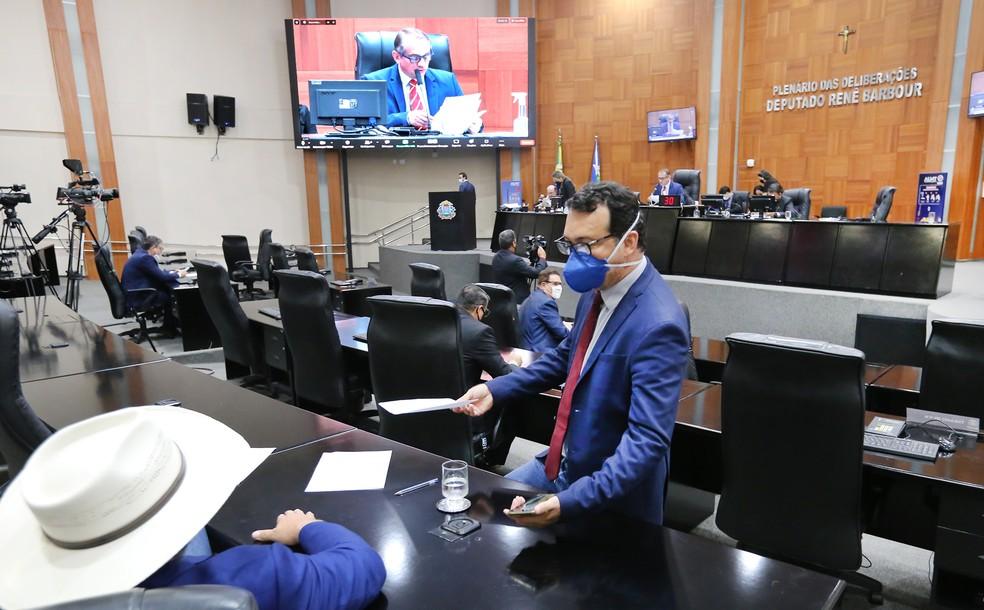 Projeto que proíbe alunos de filmarem professores sem autorização é aprovado pela Assembleia de MT