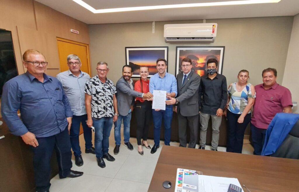 Botelho destina emenda e escolas de Itanhangá receberão tablets