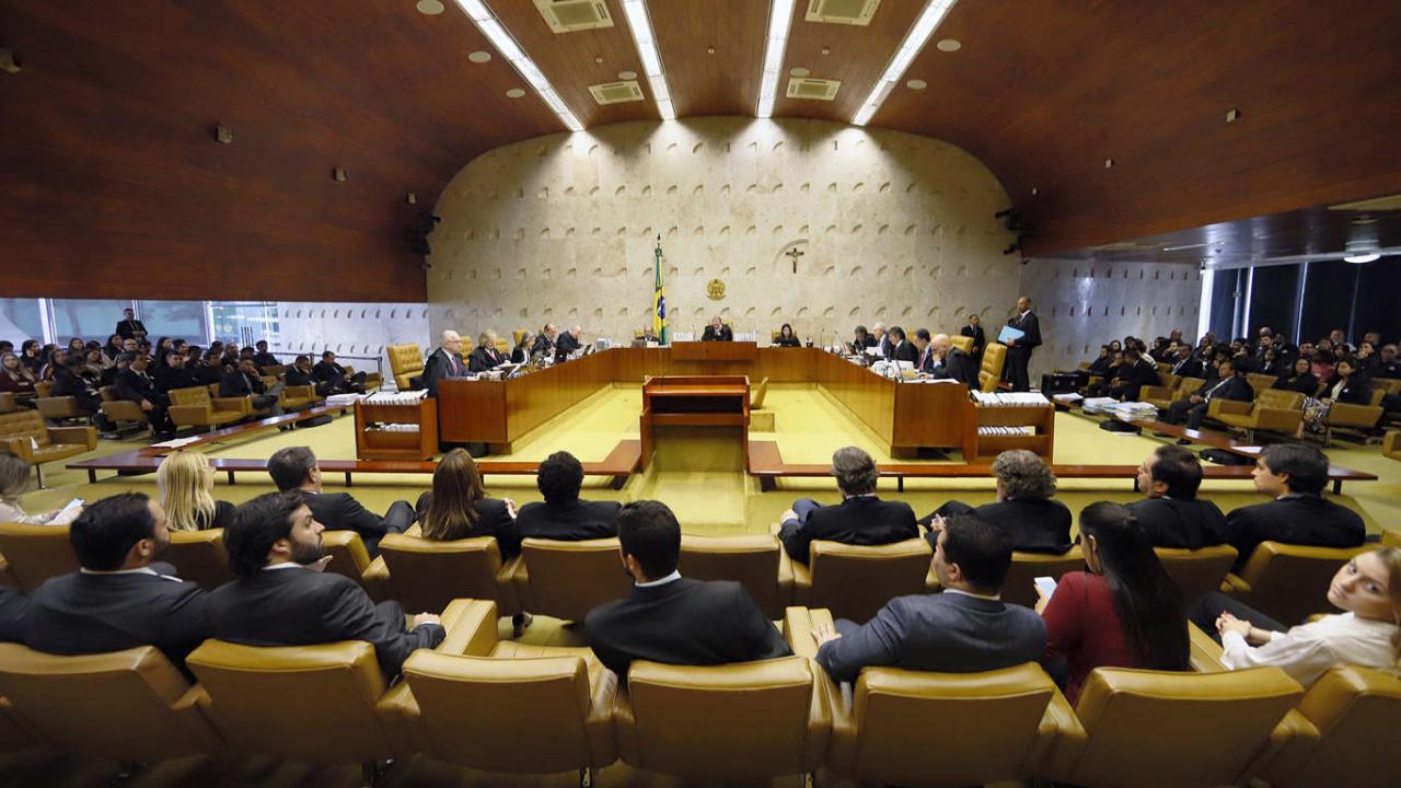 Na contramão de Bolsonaro, STF pode determinar exigência de passaporte sanitário