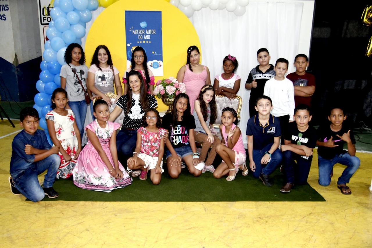 Projeto Estante Mágica incentiva 180 Alunos da Escola Municipal Chapeuzinho Vermelho à escrever e publicar seu próprio livro