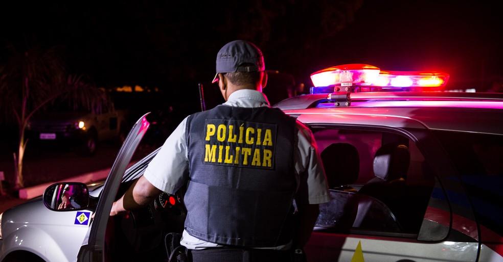 Após dar soco em mulher homem bêbado agride policial para não ser preso em Cuiabá