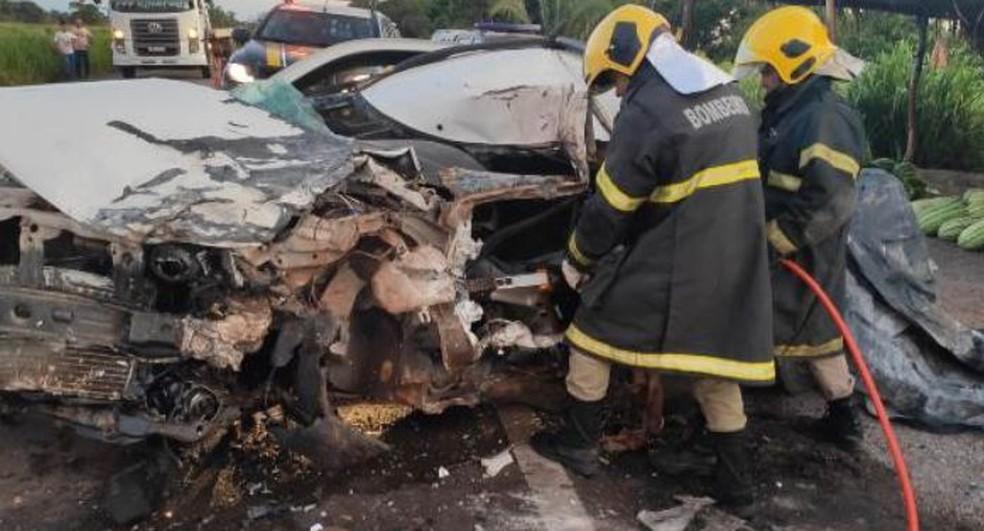 Idoso morre após bater picape em caminhonete na BR-174 em MT
