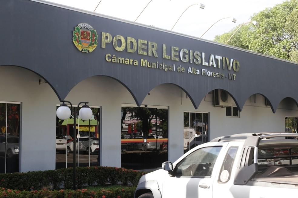 Vereadores aumentam o próprio salário pela 2ª vez em menos de um mês em MT