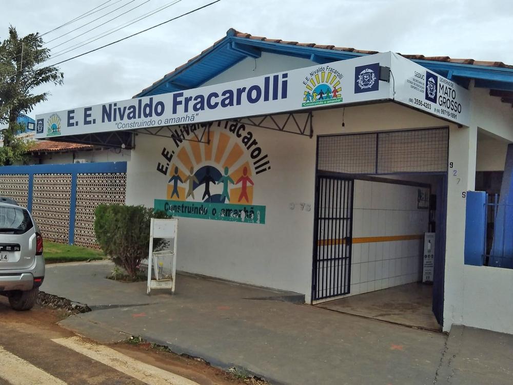 Boatos sobre possível massacre na Escola Nivaldo Fracarolii causa pânico entre pais e alunos