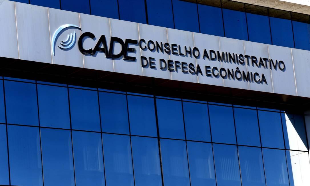 Cade aprova compra da Oi por Claro, Vivo e TIM com exigências