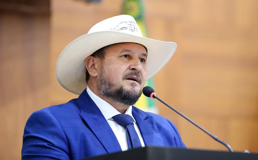 Deputado contra obrigatoriedade da vacina testa positivo para Covid-19 pela 2ª vez em MT