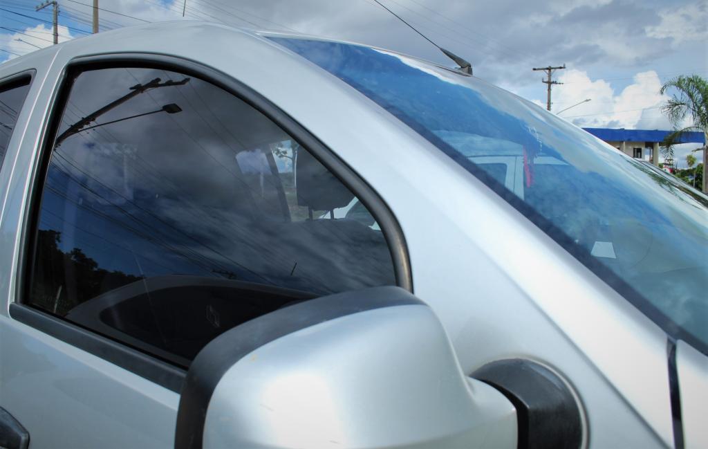 Detran-MT orienta sobre forma correta de usar películas em vidro de veículos