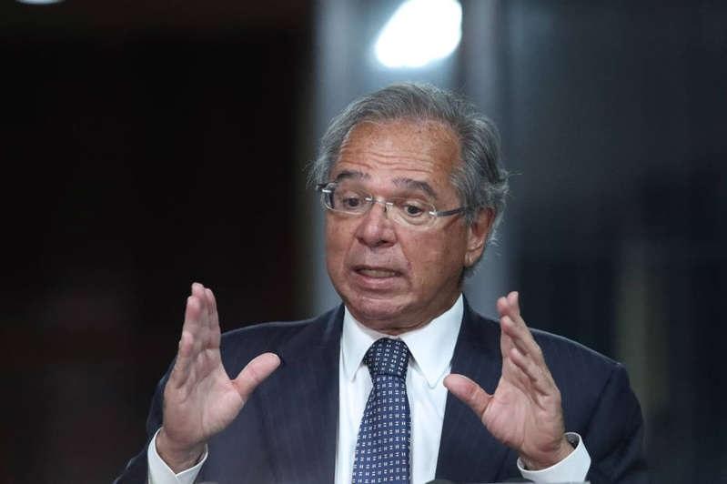 Guedes: é um absurdo um governo condenar o mandato seguinte a dar aumento de salários