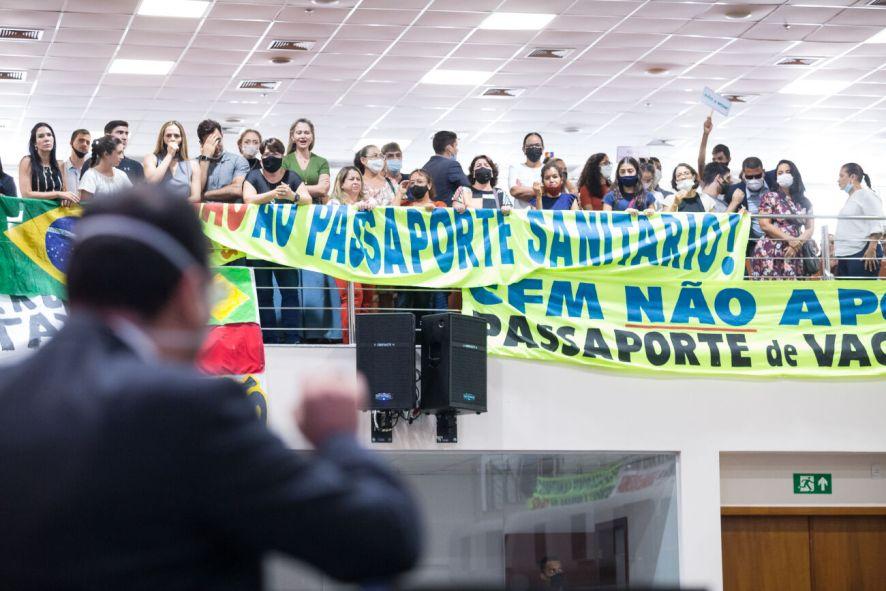 Por maioria, AL aprova proibição de passaporte da vacina em MT