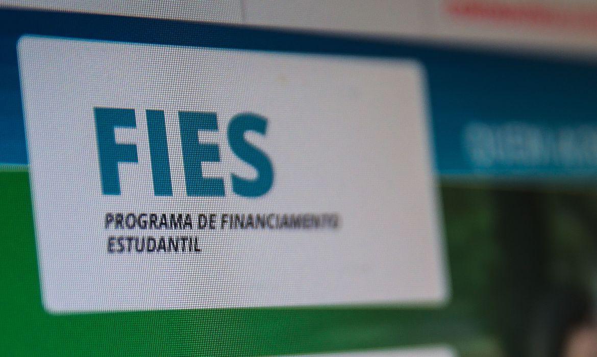 FIES: estudantes inadimplentes podem renegociar suas dívidas a partir desta segunda-feira (7)