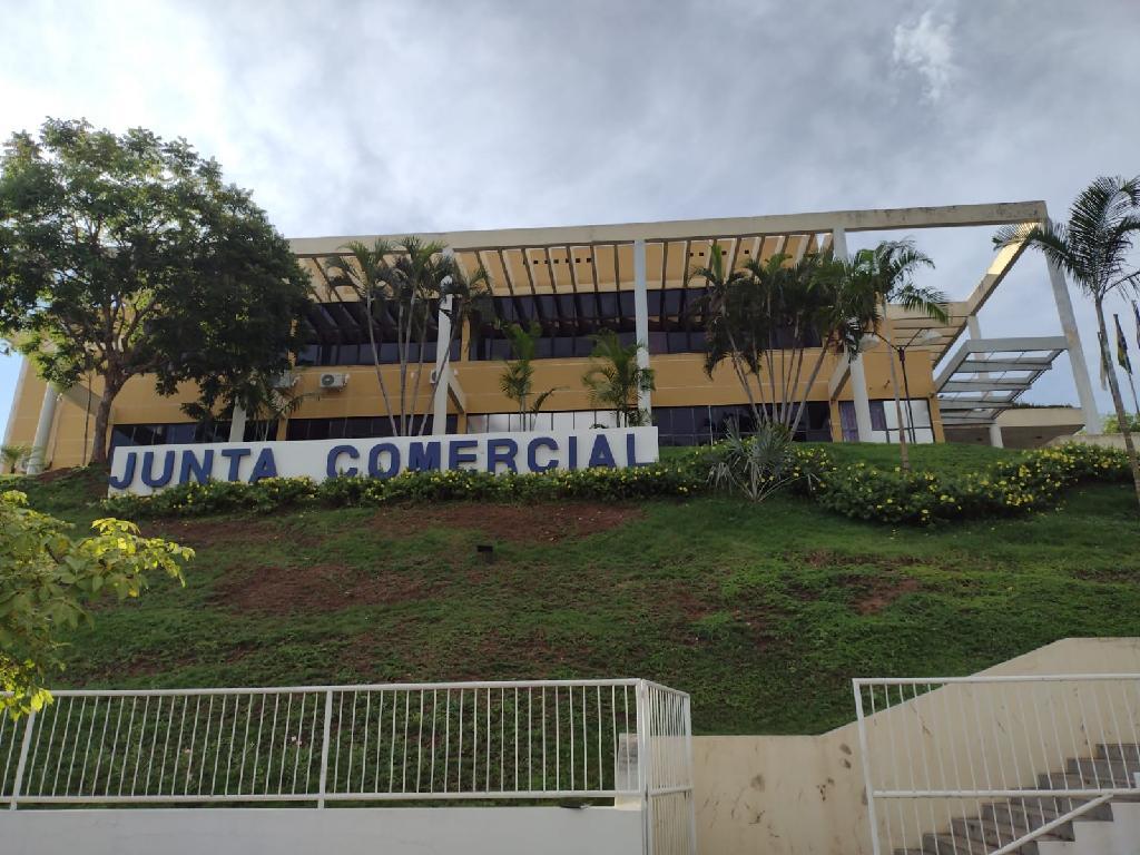 Governo de MT reduz em 76% custo da taxa para mudança de categoria de empresas