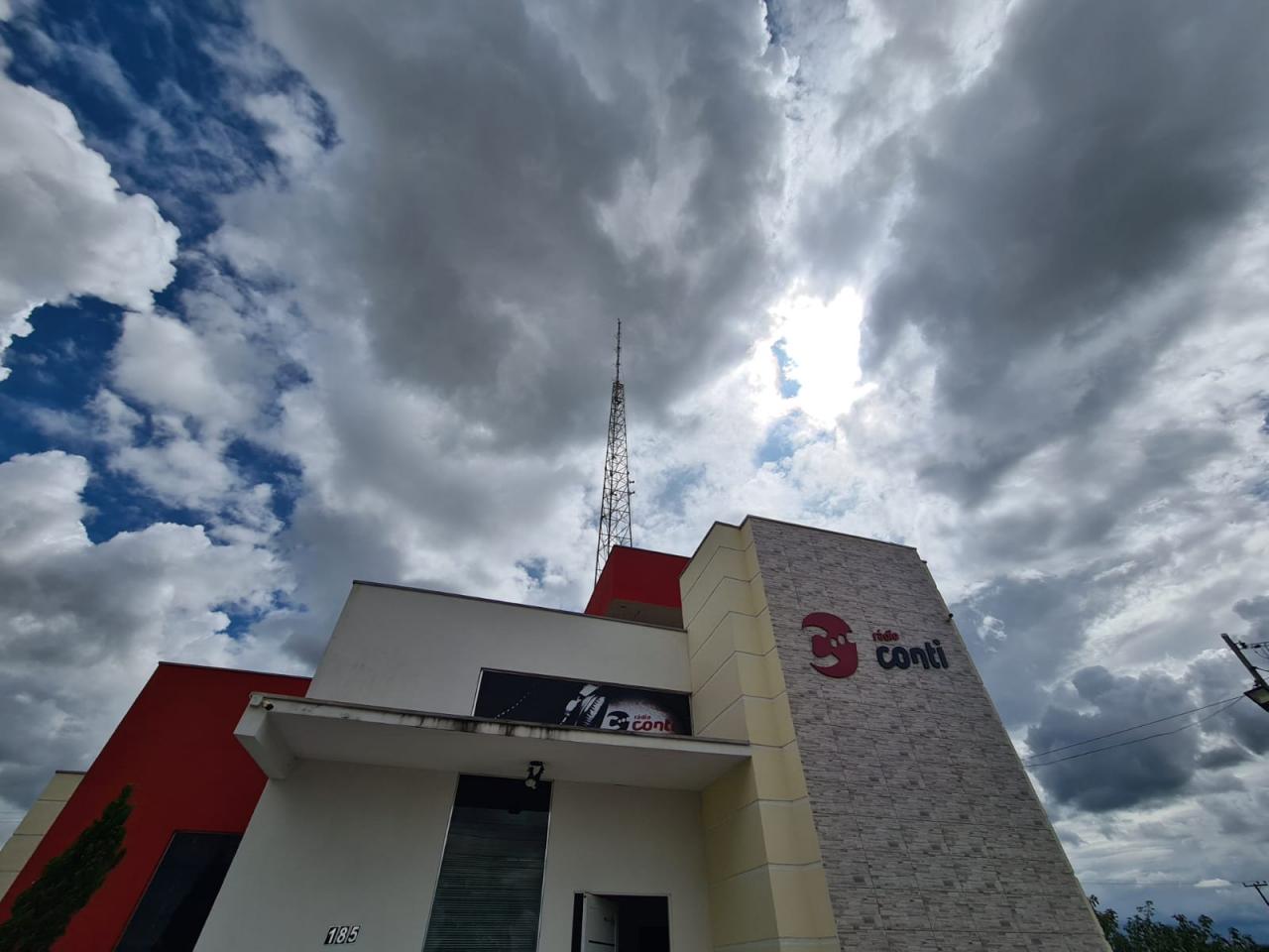 Revista Fama destaca opinião pública em Paranatinga, 76% dos ouvintes escutam a Rádio Conti 105.5FM