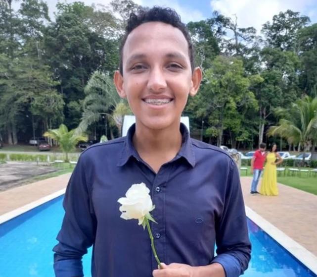 Trabalhador morre após sofrer descarga elétrica durante instalação de câmera em poste em MT