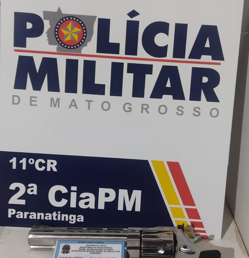 Homem é conduzido pela PM após denuncia de disparos de arma de fogo em Paranatinga