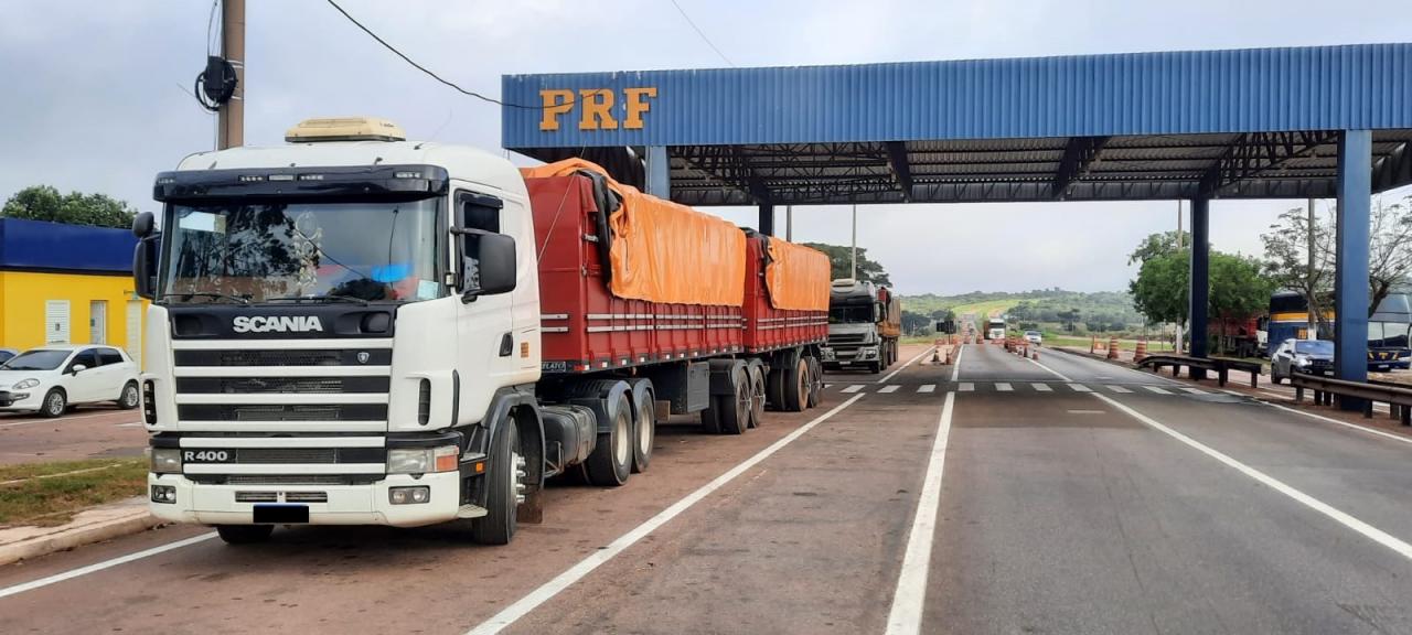 Polícia apreende 807 kg de pasta base de cocaína em fundo falso de duas em Rondonópolis