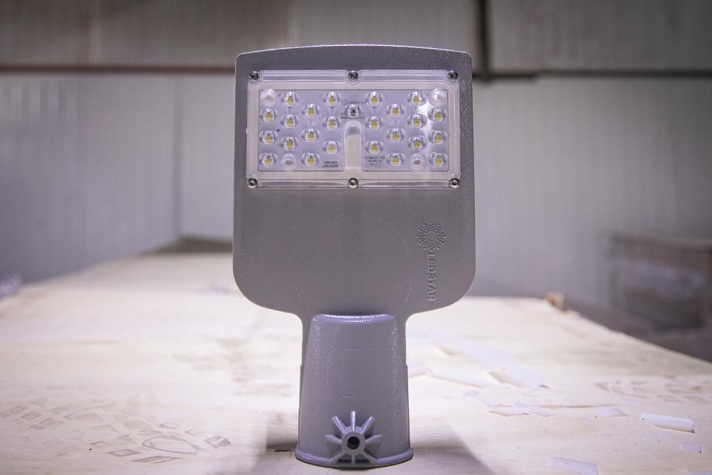 Governo formaliza convênios com prefeituras para entregar lâmpadas de LED