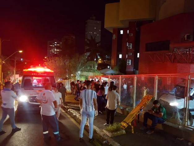 Incêndio atinge hospital municipal em Cuiabá e pacientes são retirados às pressas