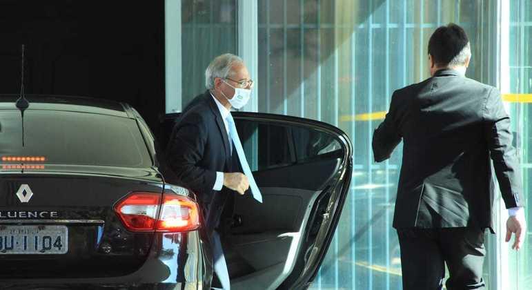 Paulo Guedes comemora alta de 1% no PIB: 'Economia crescendo'