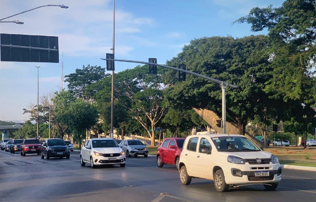 Proprietários de veículos com placa final 6 têm até dia 30 de junho para pagar o licenciamento