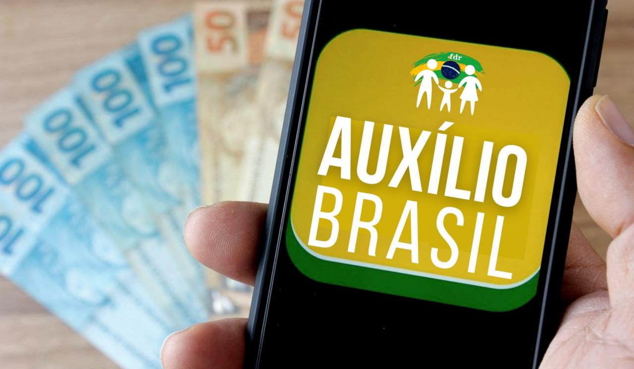 Moraes veta propaganda sobre cartão do Auxílio Brasil antes das eleições