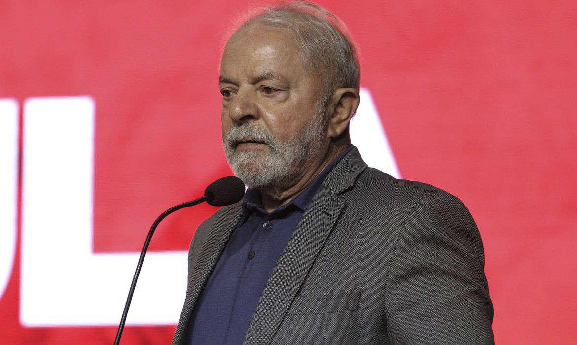 TSE multa campanha de Lula por propaganda eleitoral antecipada