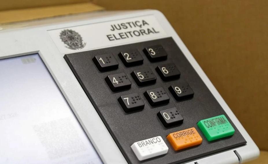 TSE troca 401 urnas eletrônicas nas primeiras horas da eleição