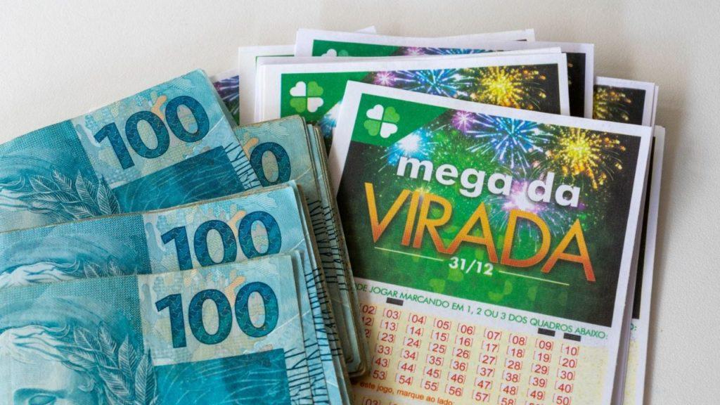 Quanto rende o prêmio de R$ 500 milhões da Mega da Virada, na poupança e em outros investimentos?