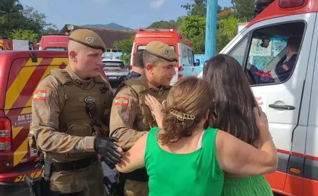 Quatro crianças são mortas após homem invadir creche com machado em Santa Catarina