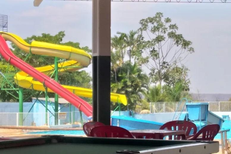 Primavera do Leste; Jovem morre afogado ao descer toboágua em parque aquático