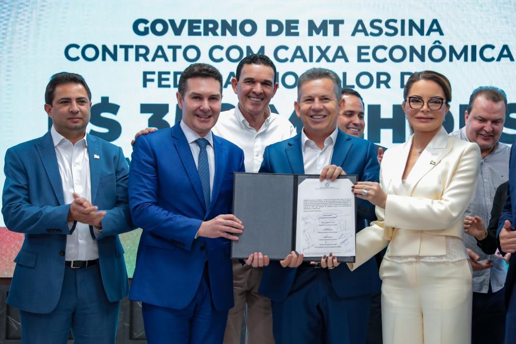 Governador e primeira-dama lançam sistema para 40 mil casas populares: “Vai permitir que milhares de famílias possam realizar esse sonho”