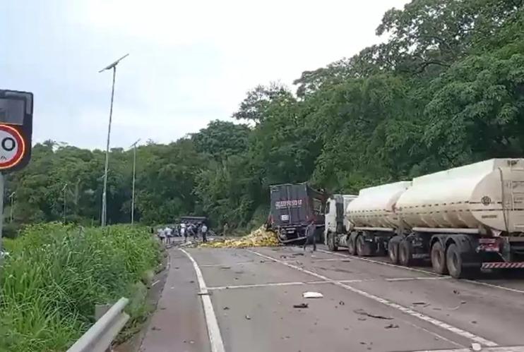 Acidente trágico na BR-364 na Serra de São Vicente