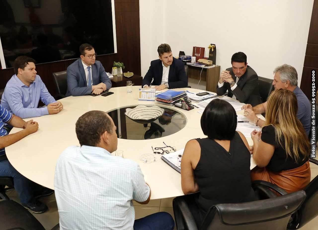 AMM e ALMT buscam alternativa para compensar municípios por perda de recursos do Fethab