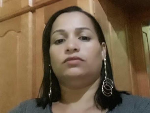 Mulher é morta pelo marido na frente das filhas dentro de casa em MT