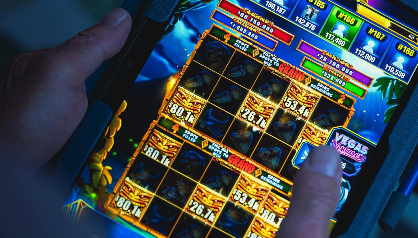 Campo Verde; Procon orienta sobre superendividamento por jogos online