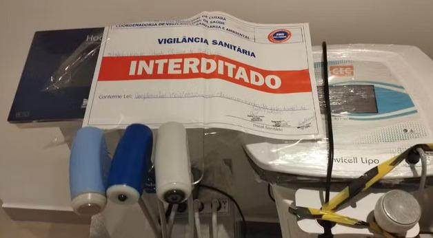 Clínica de depilação interditada por irregularidades volta a funcionar sem autorização e é fechada em Cuiabá
