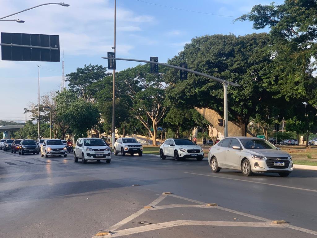 Licenciamento de veículos com placa final 6 deve ser pago até 30 de junho