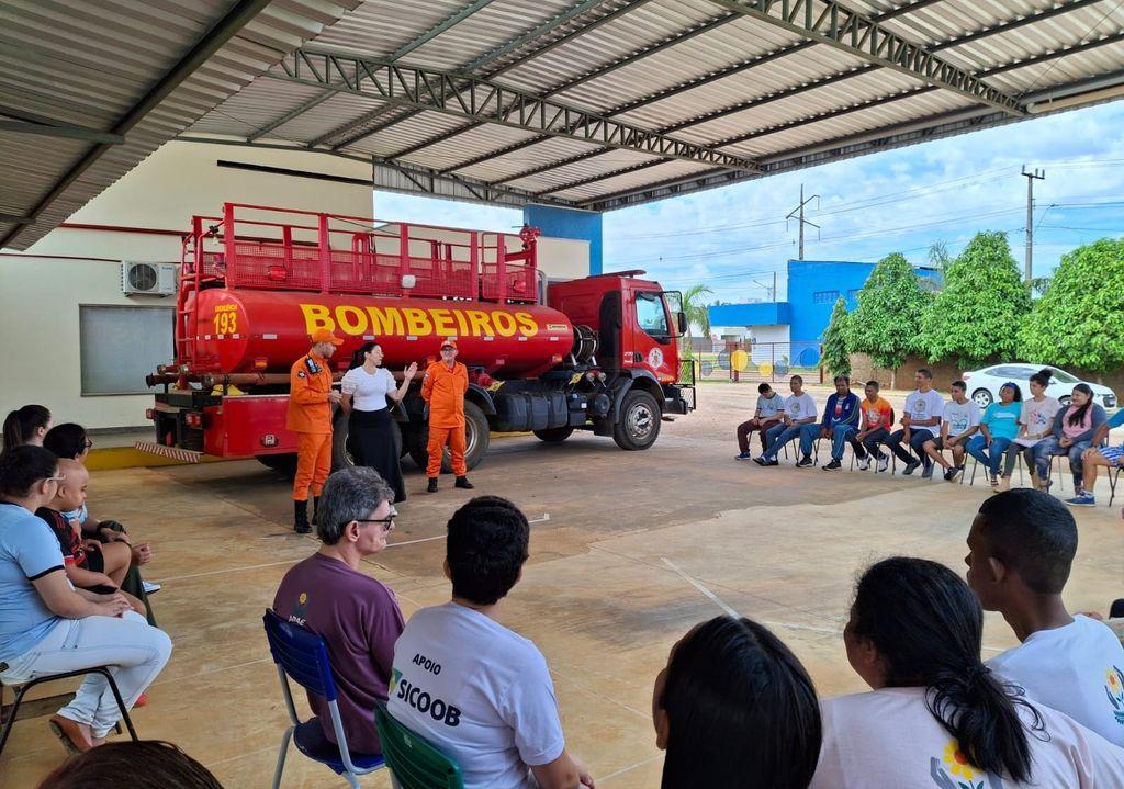 Campo Verde; Corpo de Bombeiros realiza palestra educativa na APAE sobre prevenção e segurança