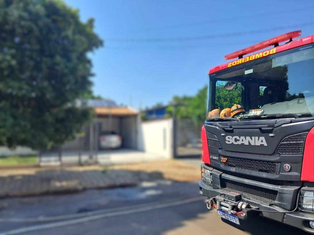 Primavera do Leste; Bombeiros agem rápido e impedem que incêndio se espalhe por residência