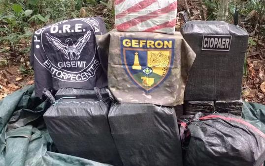 Avião usado para buscar 500 kg de drogas no PA é apreendido em MT