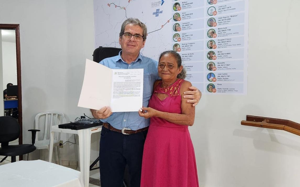 Paranatinga; Prefeitura entrega Títulos de Legitimação Fundiária à moradores no bairro Concórdia