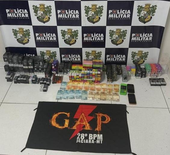 Polícia Militar prende dupla por contrabando e apreende 397 cigarros eletrônicos em Jaciara