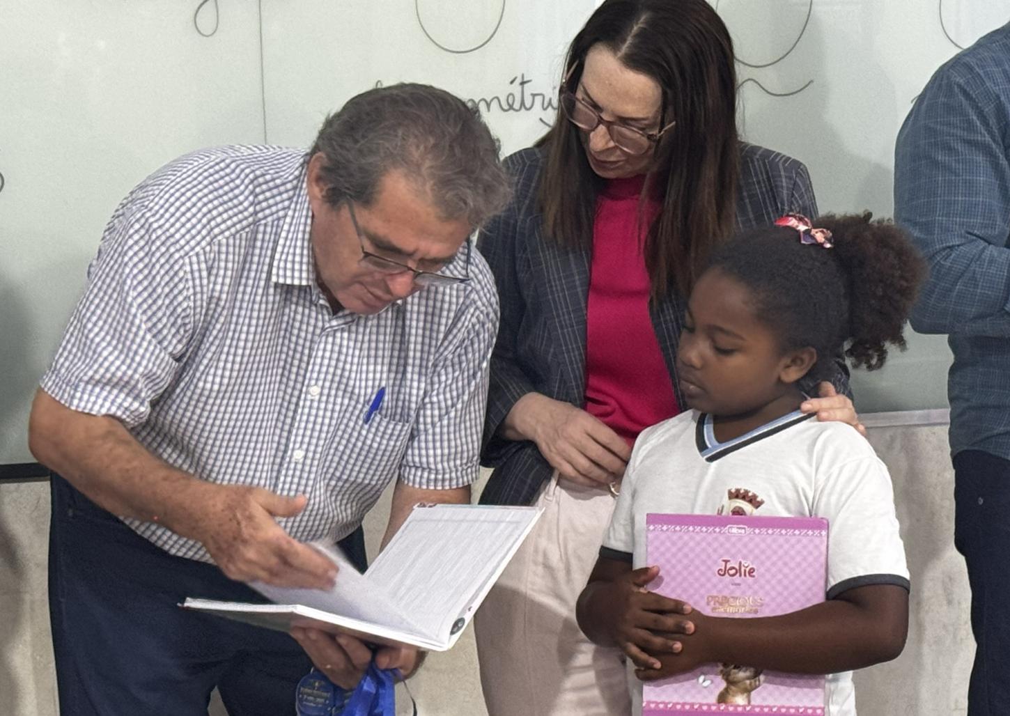 Escola Municipal Vista Alegre está entre às 100 melhores do Estado de Mato Grosso através do Alfabetiza MT