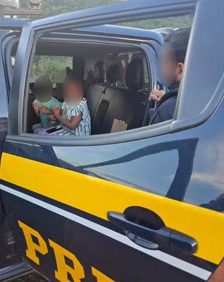 Meninas são resgatadas pela PRF após saírem do garimpo ilegal Sararé com três homens desconhecidos em MT