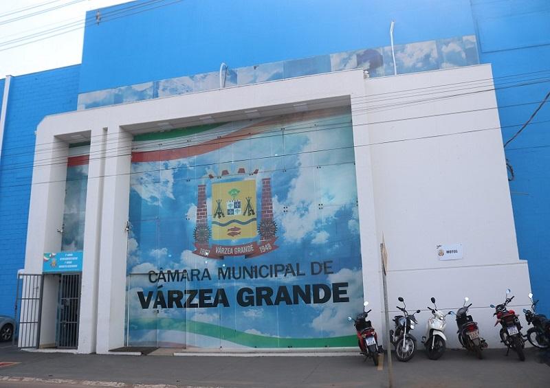 AMM repudia declarações ofensivas e desrespeitosas contra a prefeita Flávia Moretti