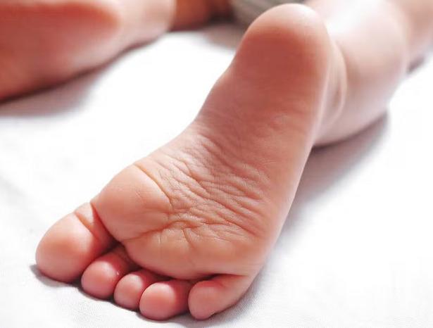 Homem é preso após invadir casa, agredir ex-companheira e ferir bebê em Várzea Grande