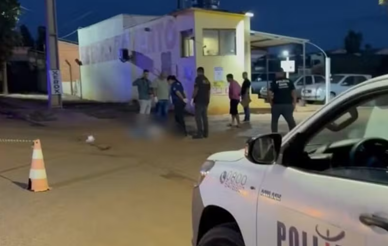 Motociclista morre após ser arrastado por carreta por cerca de 1 km em Rondonópolis