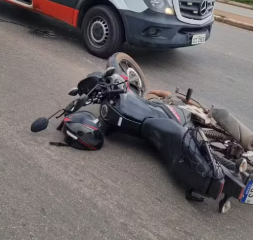 Mulher de 28 anos morre após colisão entre moto e caminhão em Cuiabá