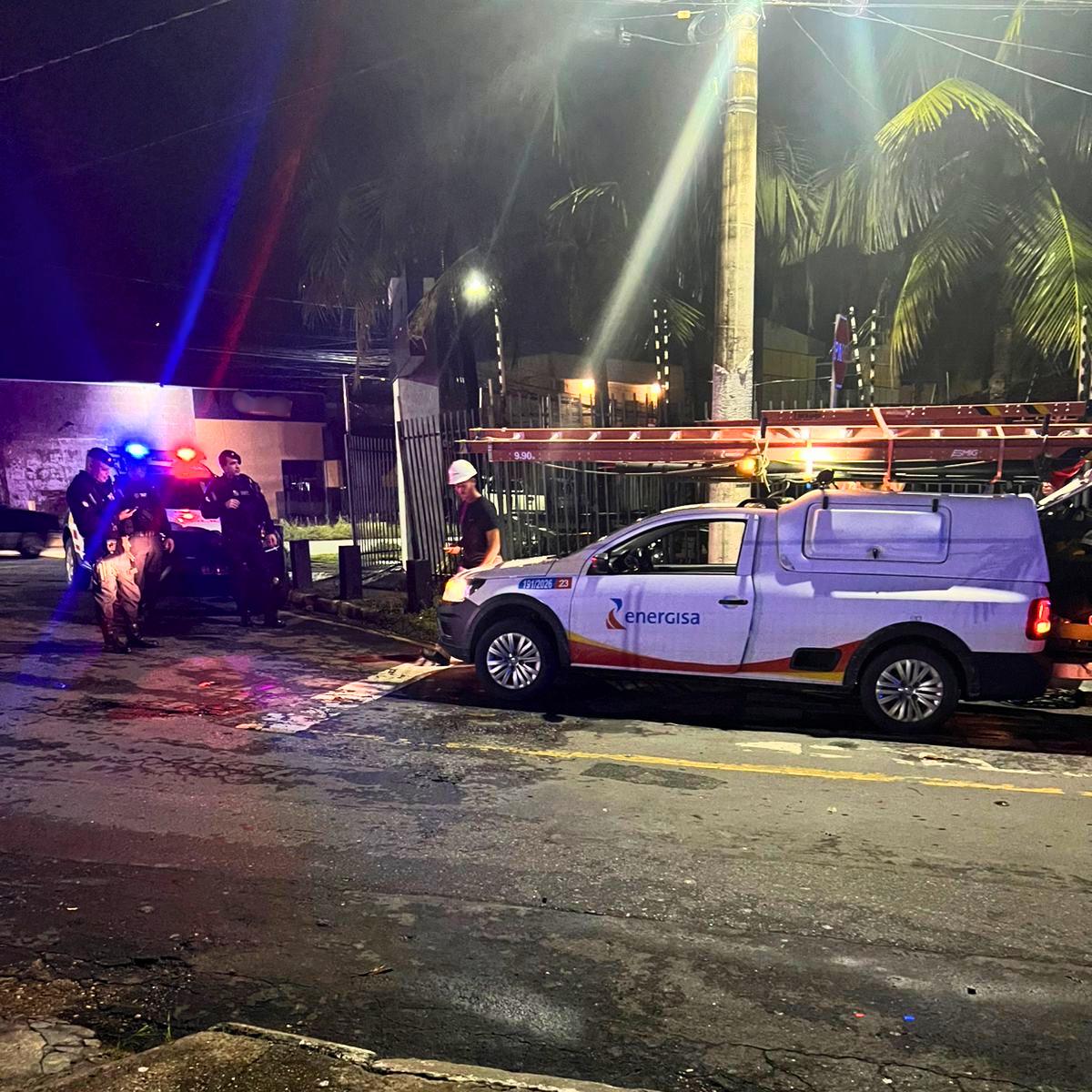 Dono de restaurante japonês e dois 