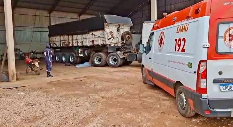 Mecânico morre após ser atropelado por caminhão em manutenção